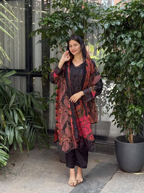 Black Printed Kurta Set with Maroon Paisley Dupatta