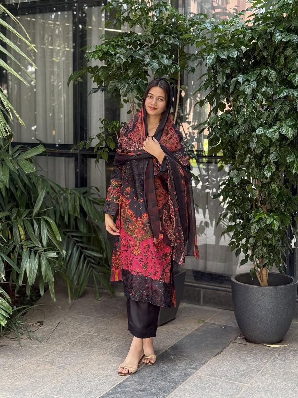 Black Printed Kurta Set with Maroon Paisley Dupatta